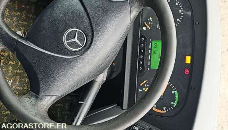 MERCEDES TOURISMO - BL273GX - 2011 - 1 039 589 KMS - Πούλμαν: φωτογραφία 3 MERCEDES TOURISMO - BL273GX - 2011 - 1 039 589 KMS - Πούλμαν: φωτογραφία 3