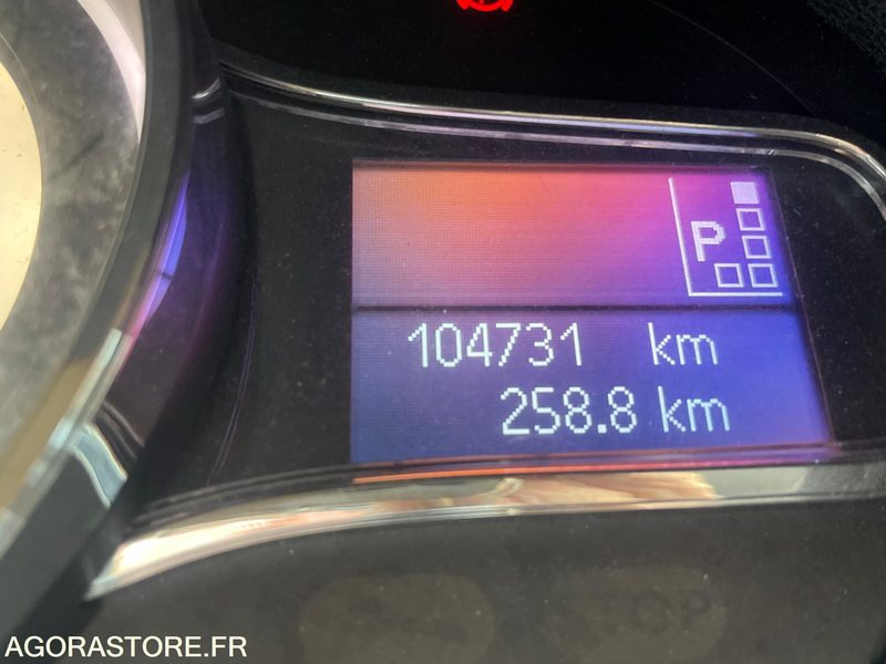 Megane III Phase 3 Estate 1.5 dCi 110 cv BVA DN561LX - Station wagon: φωτογραφία 5 Megane III Phase 3 Estate 1.5 dCi 110 cv BVA DN561LX - Station wagon: φωτογραφία 5