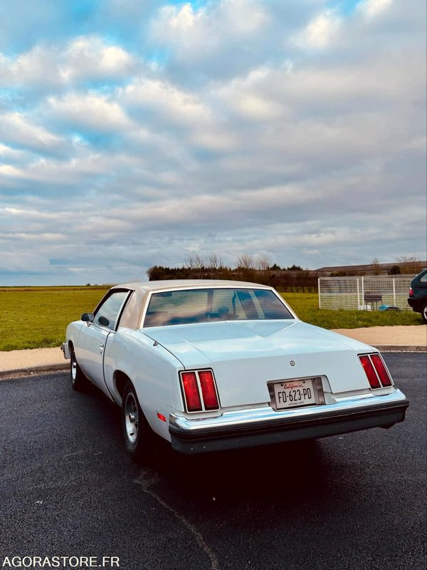 NIORT - AMERICAINE OLDSMOBILE CUTLASS - 50 492 KM - 1979 - Αυτοκίνητο: φωτογραφία 4 NIORT - AMERICAINE OLDSMOBILE CUTLASS - 50 492 KM - 1979 - Αυτοκίνητο: φωτογραφία 4