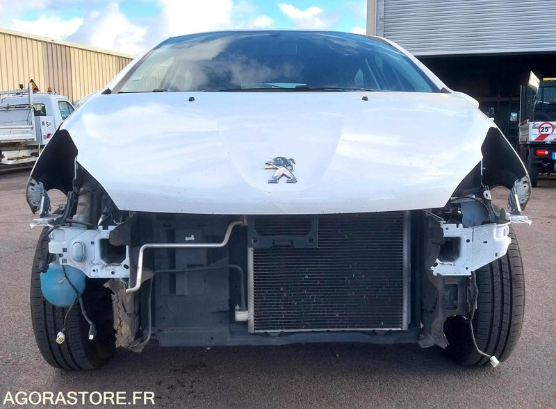 PEUGEOT 208 - 2018 - 121361km - ESSENCE - pour pièces - Αυτοκίνητο: φωτογραφία 2 PEUGEOT 208 - 2018 - 121361km - ESSENCE - pour pièces - Αυτοκίνητο: φωτογραφία 2