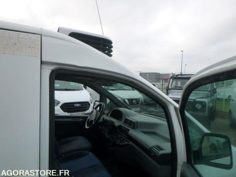 Μικρό βαν PEUGEOT expert frigorifique - 2003 - 96 210km - BON ETAT: φωτογραφία 7 Μικρό βαν PEUGEOT expert frigorifique - 2003 - 96 210km - BON ETAT: φωτογραφία 7