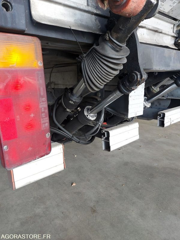 POIDS LOURDS IVECO DAILY FRIGORIFIQUE - 195900 kms - 2005 - Φορτηγό: φωτογραφία 5 POIDS LOURDS IVECO DAILY FRIGORIFIQUE - 195900 kms - 2005 - Φορτηγό: φωτογραφία 5