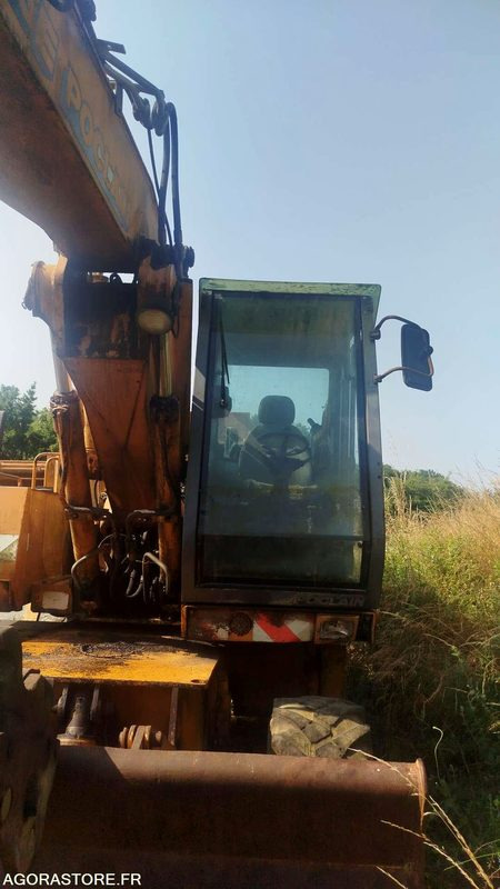 Pelle CASE 688 - 21595heures - Φορτωτής εκσκαφέας: φωτογραφία 1 Pelle CASE 688 - 21595heures - Φορτωτής εκσκαφέας: φωτογραφία 1