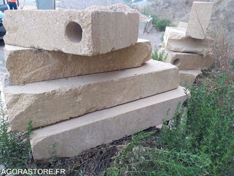 Pierre du Gard - Εργαλείο/ Εξοπλισμός: φωτογραφία 1 Pierre du Gard - Εργαλείο/ Εξοπλισμός: φωτογραφία 1