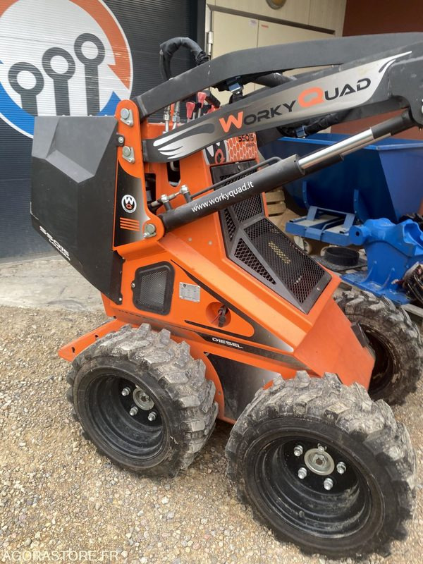 Porte outils SSQ15D 48 heures Worky Quad DIESEL 48 heures - Φορτωτής: φωτογραφία 3 Porte outils SSQ15D 48 heures Worky Quad DIESEL 48 heures - Φορτωτής: φωτογραφία 3