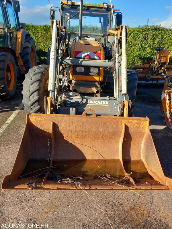 RENAULT CERES 335 AVEC CHARGEUR FAUCHEUX F2 (E2453-E3482) - Τρακτέρ: φωτογραφία 1 RENAULT CERES 335 AVEC CHARGEUR FAUCHEUX F2 (E2453-E3482) - Τρακτέρ: φωτογραφία 1