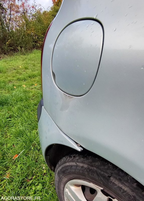 RENAULT CLIO II - Αυτοκίνητο: φωτογραφία 3 RENAULT CLIO II - Αυτοκίνητο: φωτογραφία 3