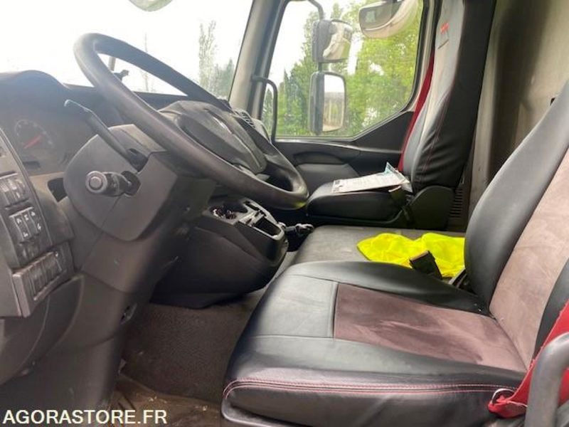 RENAULT FOURGON HAYON D12 - 2017 - 300 000km - Φορτηγό: φωτογραφία 2 RENAULT FOURGON HAYON D12 - 2017 - 300 000km - Φορτηγό: φωτογραφία 2