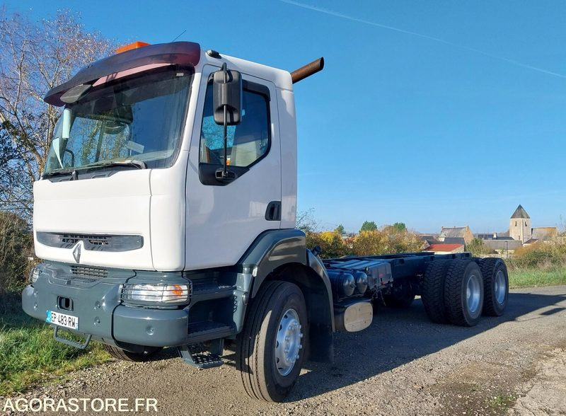 RENAULT KERAX 370-26 / 2004 / 715710 Km avec peinture neuve - Φορτηγό σασί: φωτογραφία 1 RENAULT KERAX 370-26 / 2004 / 715710 Km avec peinture neuve - Φορτηγό σασί: φωτογραφία 1