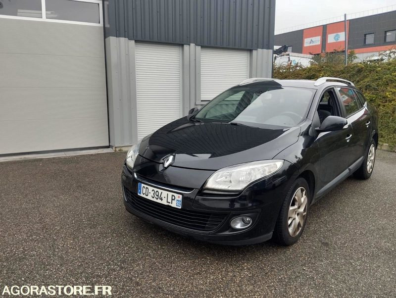 RENAULT- Megane 3 Tomtom Estate 1.5 DCI 110 - année 2012 - 222000 kms - DIESEL - Station wagon: φωτογραφία 2 RENAULT- Megane 3 Tomtom Estate 1.5 DCI 110 - année 2012 - 222000 kms - DIESEL - Station wagon: φωτογραφία 2