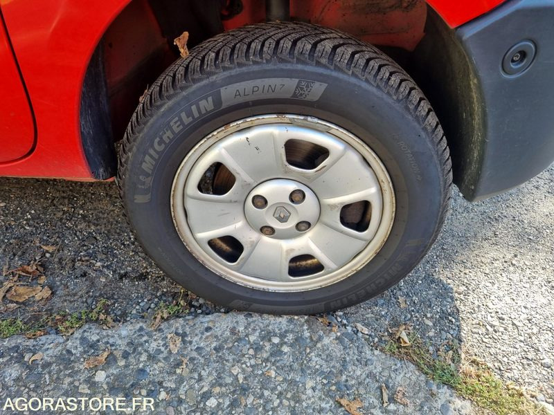 Reanult Kangoo 4x4 - 7353 XZ 63 - 2005 - Μικρό βαν: φωτογραφία 5 Reanult Kangoo 4x4 - 7353 XZ 63 - 2005 - Μικρό βαν: φωτογραφία 5