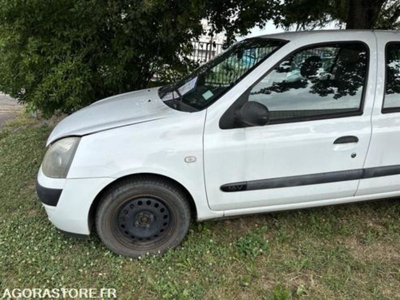 Renault Clio - CY913AQ - Αυτοκίνητο: φωτογραφία 2 Renault Clio - CY913AQ - Αυτοκίνητο: φωτογραφία 2