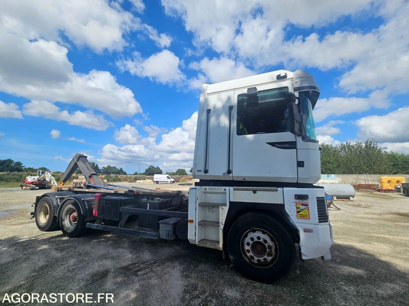 Renault Magnum 6x4 porteur ampliroll essieux relevables - Φορτηγό φόρτωσης γάντζου: φωτογραφία 3 Renault Magnum 6x4 porteur ampliroll essieux relevables - Φορτηγό φόρτωσης γάντζου: φωτογραφία 3