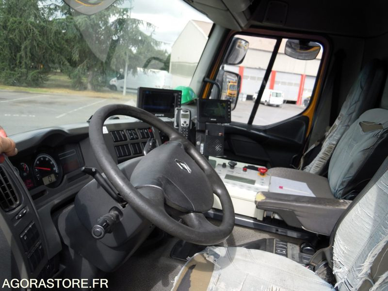 Renault Premium 380 6x2 DXI 11 équipé d'une benne SEMAT OM Série 14000 - Απορριμματοφόρο: φωτογραφία 3 Renault Premium 380 6x2 DXI 11 équipé d'une benne SEMAT OM Série 14000 - Απορριμματοφόρο: φωτογραφία 3