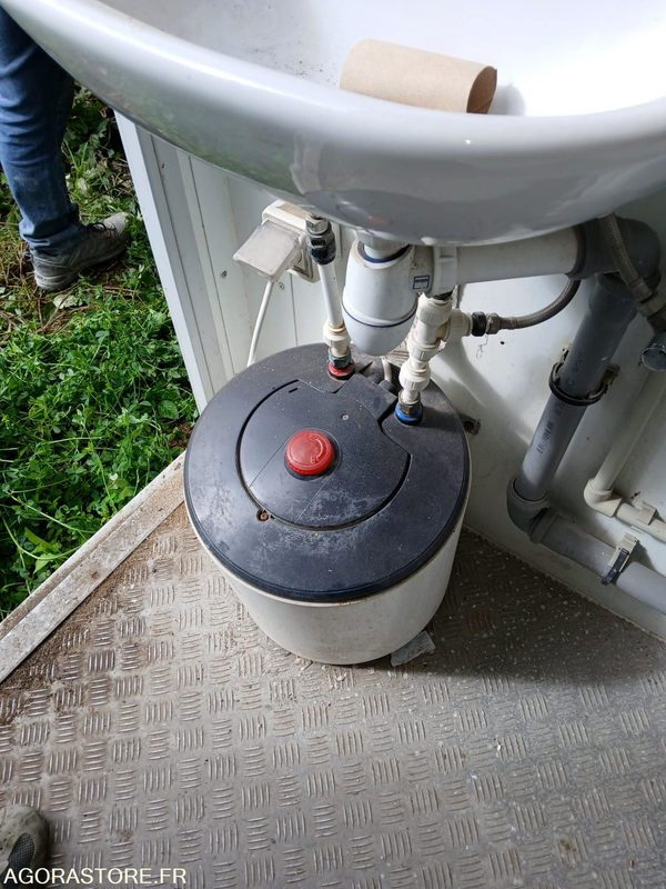 Sanitaires WC, lavabo mobile - Σπίτι εμπορευματοκιβωτία: φωτογραφία 2 Sanitaires WC, lavabo mobile - Σπίτι εμπορευματοκιβωτία: φωτογραφία 2