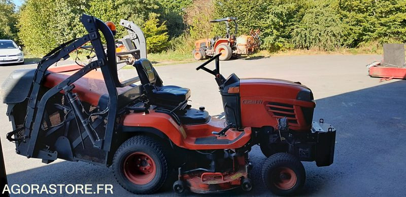 TONDEUSE AUTOPORTEE KUBOTA G23 - Χλοοκοπτικό: φωτογραφία 5 TONDEUSE AUTOPORTEE KUBOTA G23 - Χλοοκοπτικό: φωτογραφία 5