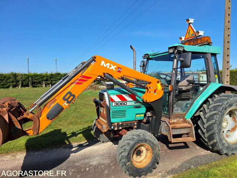 TRACTEUR CHARGEUR MASSEY FERGUSON - 1998 - 13654Heures - Τρακτέρ: φωτογραφία 2 TRACTEUR CHARGEUR MASSEY FERGUSON - 1998 - 13654Heures - Τρακτέρ: φωτογραφία 2