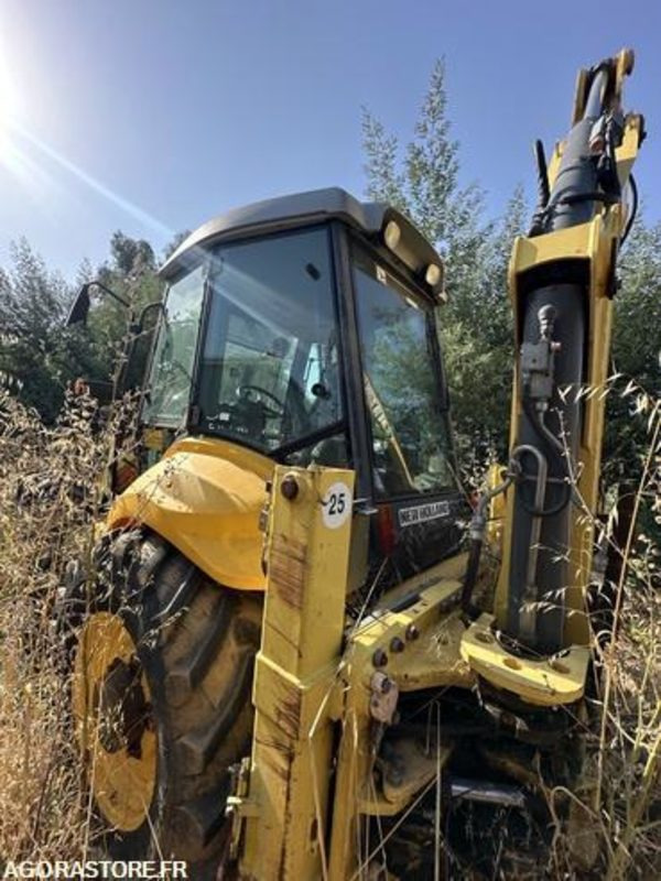 TRACTOPELLE NEW HOLLAND B115B - 2628H - 2009 - Φορτωτής εκσκαφέας: φωτογραφία 3 TRACTOPELLE NEW HOLLAND B115B - 2628H - 2009 - Φορτωτής εκσκαφέας: φωτογραφία 3