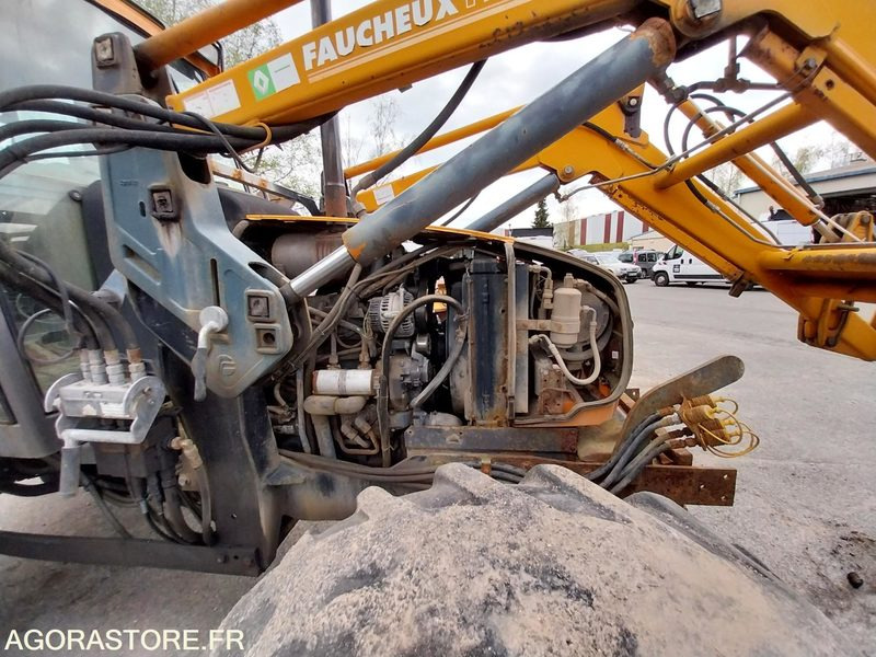 Tracteur Renault Ergos 100 avec chargeur FAUCHEUX F256 - Τρακτέρ: φωτογραφία 3 Tracteur Renault Ergos 100 avec chargeur FAUCHEUX F256 - Τρακτέρ: φωτογραφία 3