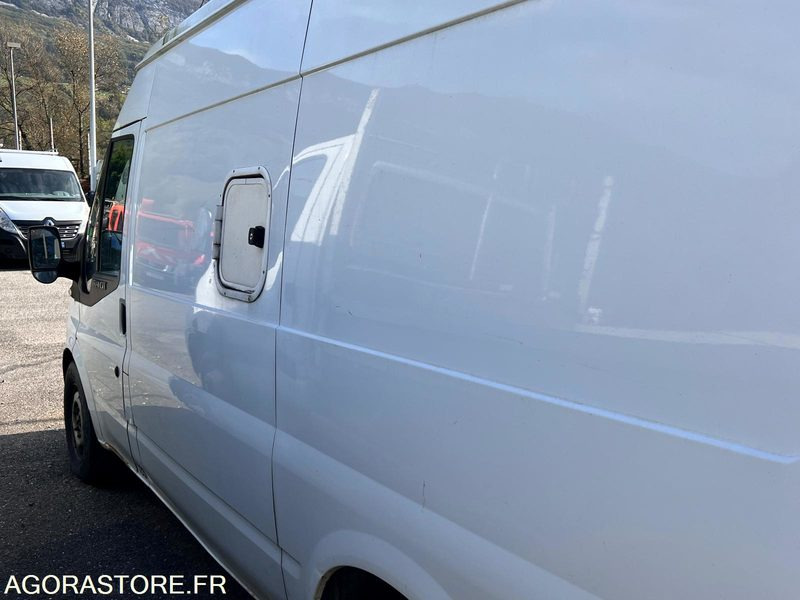 UTILITAIRE FORD TRANSIT - 2011 / 160 000 KM - MOTEUR CASSÉ - Βαν: φωτογραφία 4 UTILITAIRE FORD TRANSIT - 2011 / 160 000 KM - MOTEUR CASSÉ - Βαν: φωτογραφία 4
