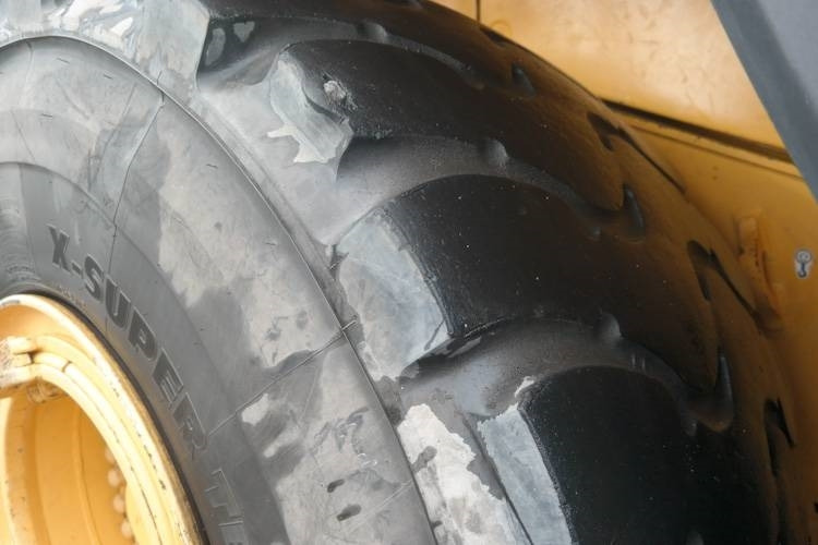 Volvo L220G - Ελαστιχοφόρος φορτωτής: φωτογραφία 5 Volvo L220G - Ελαστιχοφόρος φορτωτής: φωτογραφία 5