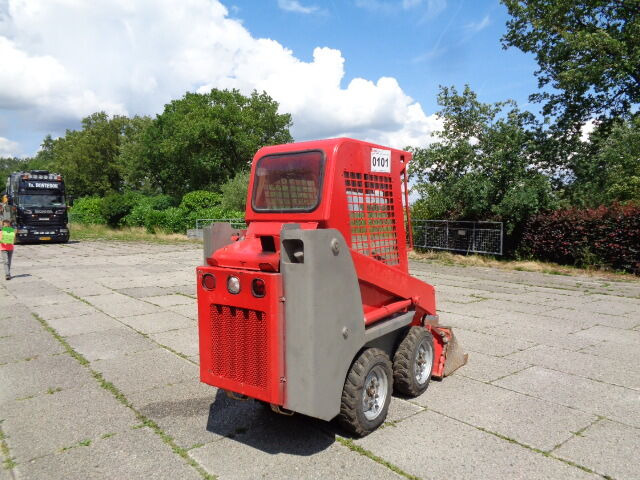 Gehl 1640 - Φορτωτής πλάγιας ολίσθησης: φωτογραφία 4 Gehl 1640 - Φορτωτής πλάγιας ολίσθησης: φωτογραφία 4