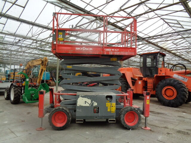Skyjack SJ 6832 RT - Ψαλιδωτό ανυψωτικό: φωτογραφία 5 Skyjack SJ 6832 RT - Ψαλιδωτό ανυψωτικό: φωτογραφία 5