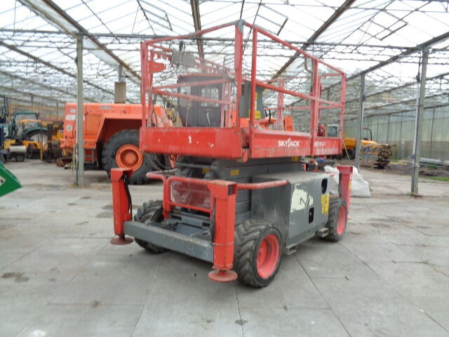 Ψαλιδωτό ανυψωτικό Skyjack SJ 6832 RT: φωτογραφία 18 Ψαλιδωτό ανυψωτικό Skyjack SJ 6832 RT: φωτογραφία 18