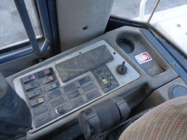 Terex TL160 - Ελαστιχοφόρος φορτωτής: φωτογραφία 4 Terex TL160 - Ελαστιχοφόρος φορτωτής: φωτογραφία 4