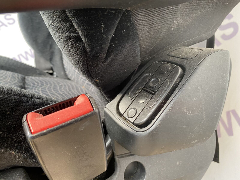 Mercedes-Benz Actros MP4 - Kάθισμα για Φορτηγό: φωτογραφία 3 Mercedes-Benz Actros MP4 - Kάθισμα για Φορτηγό: φωτογραφία 3