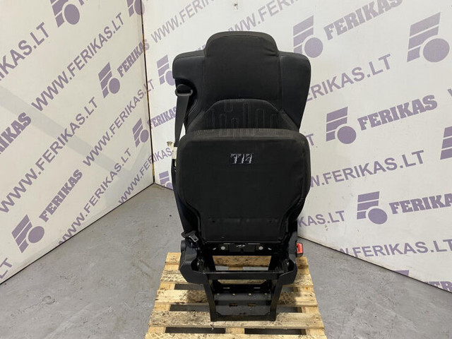 Mercedes-Benz Actros - Kάθισμα για Φορτηγό: φωτογραφία 3 Mercedes-Benz Actros - Kάθισμα για Φορτηγό: φωτογραφία 3