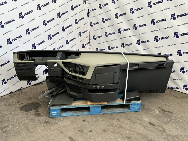 Volvo dashboard - Καμπίνα και εσωτερικό για Φορτηγό: φωτογραφία 1 Volvo dashboard - Καμπίνα και εσωτερικό για Φορτηγό: φωτογραφία 1