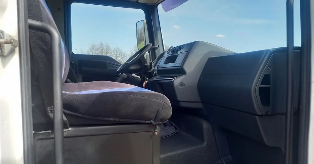 Interior photo 1: Φορτηγό ανατρεπόμενο MAN TGL 8 180 !!! EURO 5 !!!!