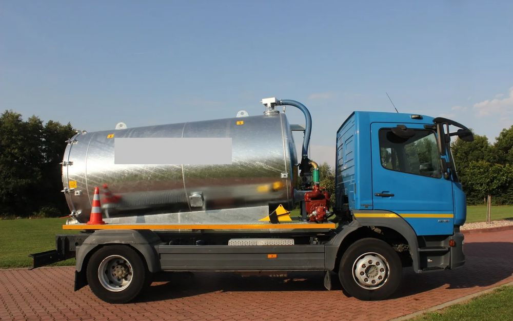 Mercedes-Benz ATEGO 13 18 EURO 6 BLUETEC 6 BECZKAASENIZACYJNA 7 200 LITRÓW - Φορτηγό βυτιοφόρο: φωτογραφία 4 Mercedes-Benz ATEGO 13 18 EURO 6 BLUETEC 6 BECZKAASENIZACYJNA 7 200 LITRÓW - Φορτηγό βυτιοφόρο: φωτογραφία 4