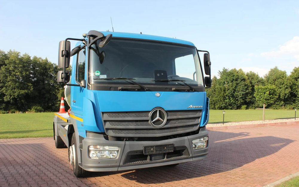 Mercedes-Benz ATEGO 13 18 EURO 6 BLUETEC 6 BECZKAASENIZACYJNA 7 200 LITRÓW - Φορτηγό βυτιοφόρο: φωτογραφία 3 Mercedes-Benz ATEGO 13 18 EURO 6 BLUETEC 6 BECZKAASENIZACYJNA 7 200 LITRÓW - Φορτηγό βυτιοφόρο: φωτογραφία 3