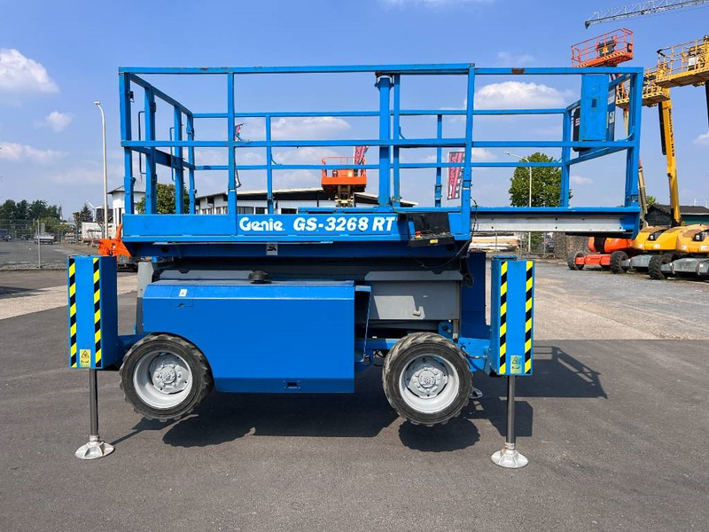 Leasing Genie GS3268 RT diesel 4x4 12m (1480) Genie GS3268 RT diesel 4x4 12m (1480): φωτογραφία 12 Leasing Genie GS3268 RT diesel 4x4 12m (1480) Genie GS3268 RT diesel 4x4 12m (1480): φωτογραφία 12