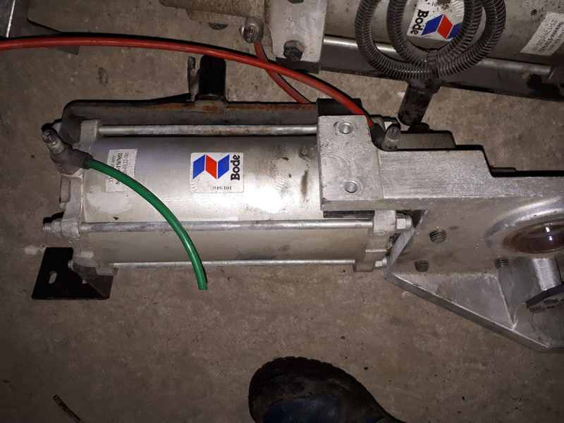 Neoplan BODE цилиндр закрытия - Υδραυλικός κύλινδρος: φωτογραφία 5 Neoplan BODE цилиндр закрытия - Υδραυλικός κύλινδρος: φωτογραφία 5