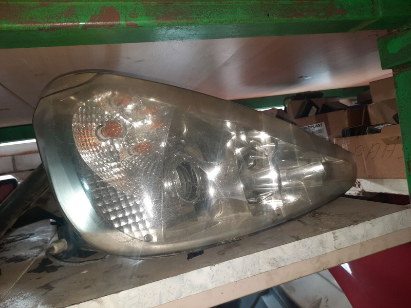 Scania Иризар Volvo. Ман. Мерседес - Προβολέας: φωτογραφία 4 Scania Иризар Volvo. Ман. Мерседес - Προβολέας: φωτογραφία 4