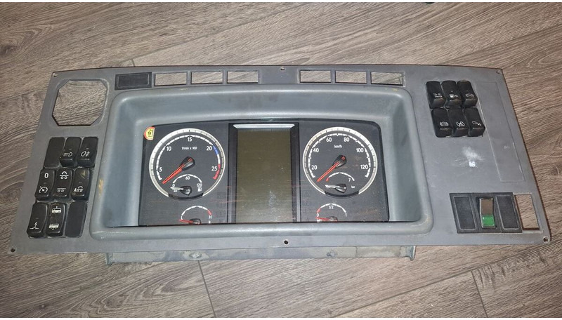 Scania МАН .Ивеко. Вольво. Рено. - Ταμπλό αυτοκινήτου: φωτογραφία 1 Scania МАН .Ивеко. Вольво. Рено. - Ταμπλό αυτοκινήτου: φωτογραφία 1