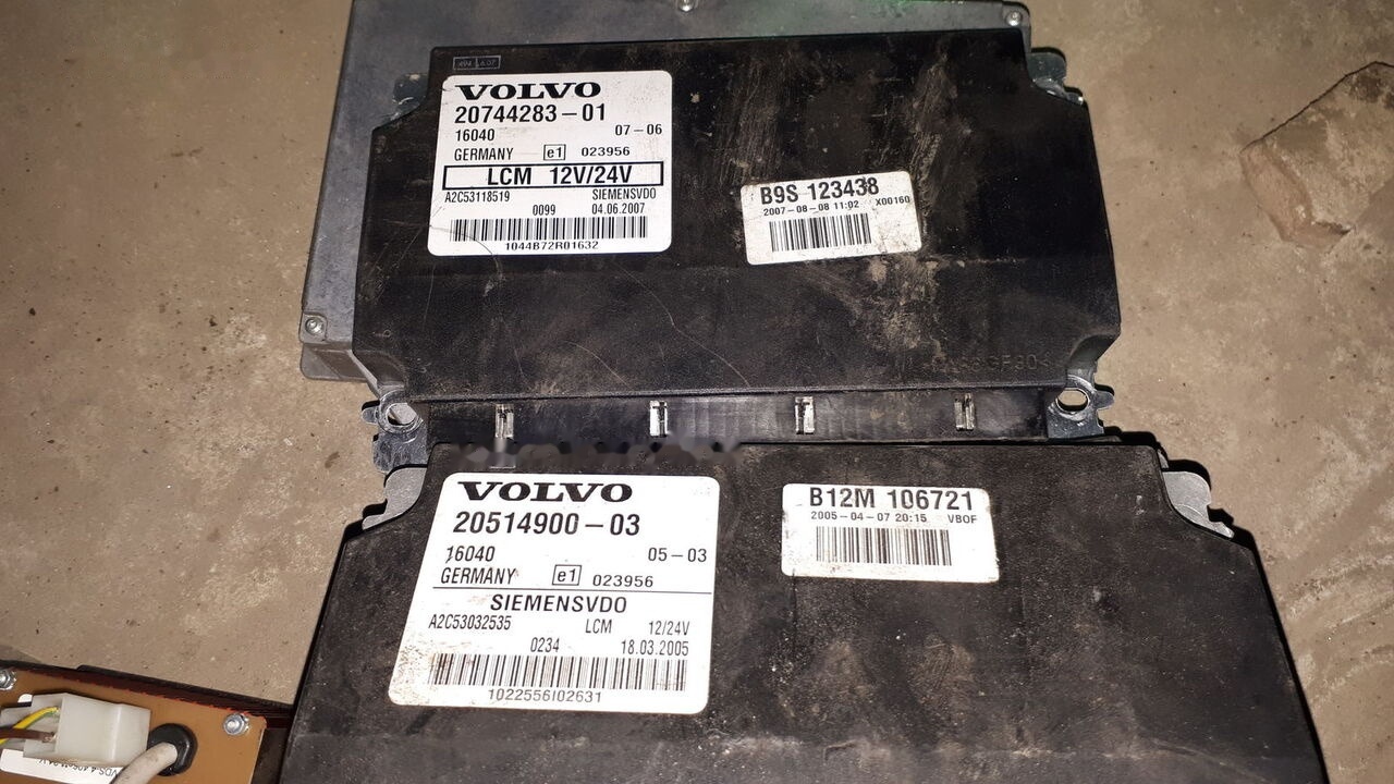 Volvo 20815236-P04. 70327101. 2054900 . 20744283-01. 3192577. 20815236 Volvo - Ηλεκτρονική μονάδα ελέγχου για Λεωφορείο: φωτογραφία 2 Volvo 20815236-P04. 70327101. 2054900 . 20744283-01. 3192577. 20815236 Volvo - Ηλεκτρονική μονάδα ελέγχου για Λεωφορείο: φωτογραφία 2