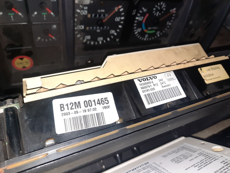 Volvo 70361832-1 . 70361831. 70329201-2 .22205475-P03. 70392912-P01/ - Ταμπλό αυτοκινήτου: φωτογραφία 5 Volvo 70361832-1 . 70361831. 70329201-2 .22205475-P03. 70392912-P01/ - Ταμπλό αυτοκινήτου: φωτογραφία 5