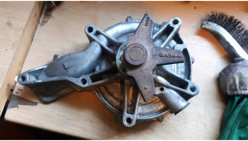 Volvo B 12 9700 . FM/FH - Αντλία ψυκτικού: φωτογραφία 1 Volvo B 12 9700 . FM/FH - Αντλία ψυκτικού: φωτογραφία 1