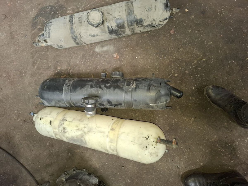 Volvo Scani - Δοχείο διαστολής: φωτογραφία 3 Volvo Scani - Δοχείο διαστολής: φωτογραφία 3