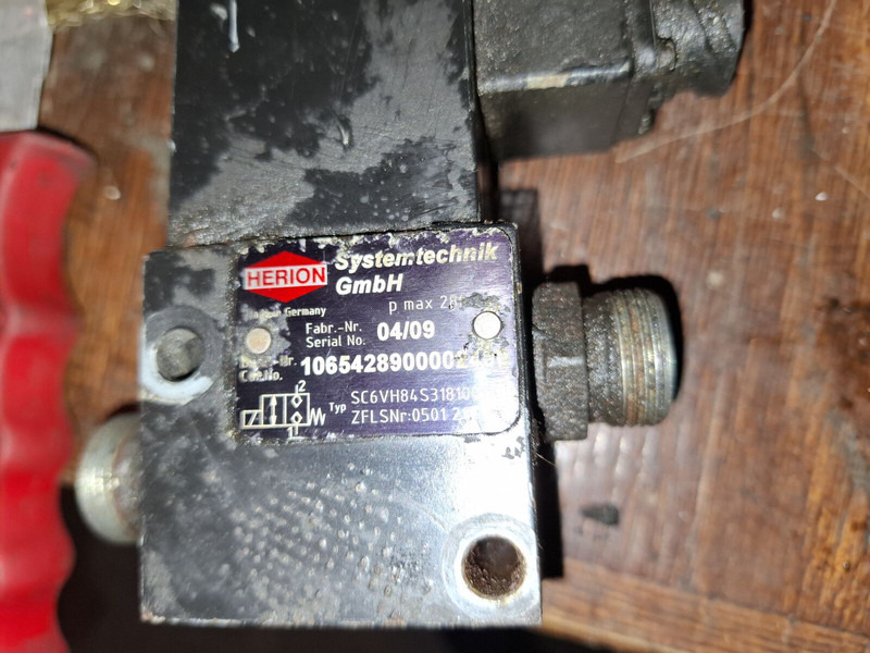 Volvo ZFLS / Herion - Υδραυλικός κύλινδρος: φωτογραφία 1 Volvo ZFLS / Herion - Υδραυλικός κύλινδρος: φωτογραφία 1