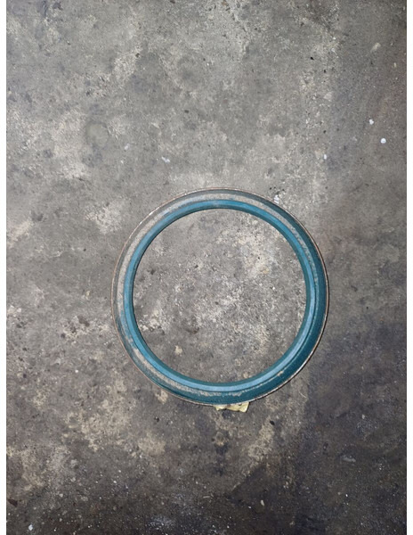 Volvo - Πλήμνης: φωτογραφία 2 Volvo - Πλήμνης: φωτογραφία 2