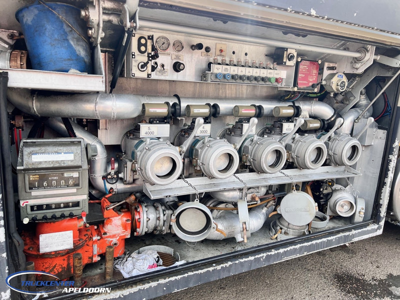 Scania R620 V8 Manuel, Retarder, 19000 liter, 5 Compartments, Pump & Hoses - Φορτηγό βυτιοφόρο: φωτογραφία 5 Scania R620 V8 Manuel, Retarder, 19000 liter, 5 Compartments, Pump & Hoses - Φορτηγό βυτιοφόρο: φωτογραφία 5
