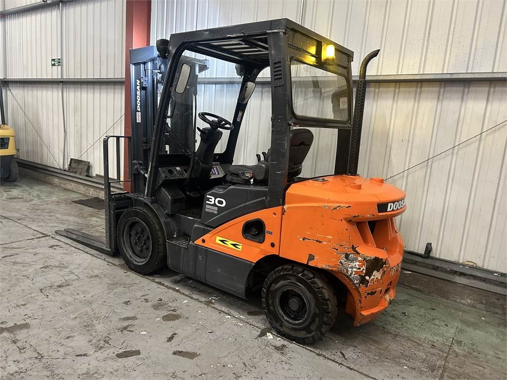 Doosan D30S-5 - Πετρελαιοκίνητο περονοφόρο: φωτογραφία 3 Doosan D30S-5 - Πετρελαιοκίνητο περονοφόρο: φωτογραφία 3