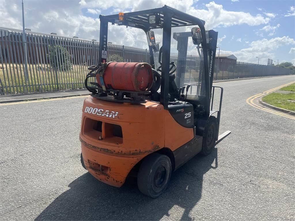 Doosan G25P-5 - Υγραεριοκίνητο περονοφόρο: φωτογραφία 5 Doosan G25P-5 - Υγραεριοκίνητο περονοφόρο: φωτογραφία 5