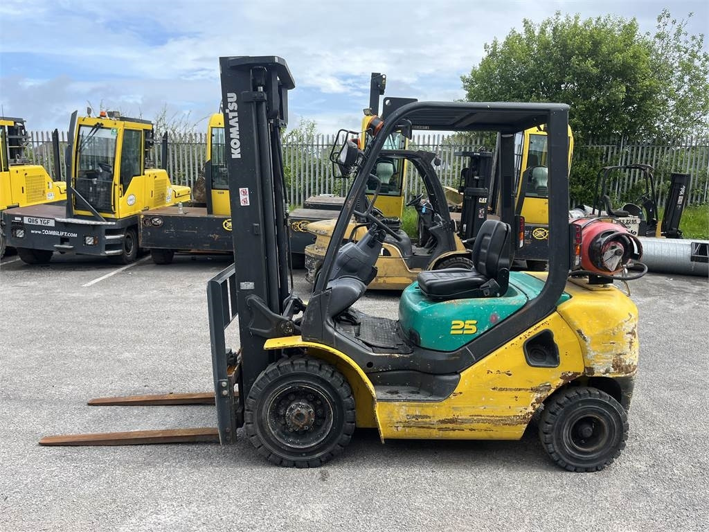 Komatsu FG25HT-16R - Υγραεριοκίνητο περονοφόρο: φωτογραφία 1 Komatsu FG25HT-16R - Υγραεριοκίνητο περονοφόρο: φωτογραφία 1
