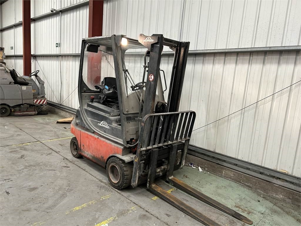 Linde E18P-02 - Ηλεκτροκίνητο περονοφόρο: φωτογραφία 4 Linde E18P-02 - Ηλεκτροκίνητο περονοφόρο: φωτογραφία 4